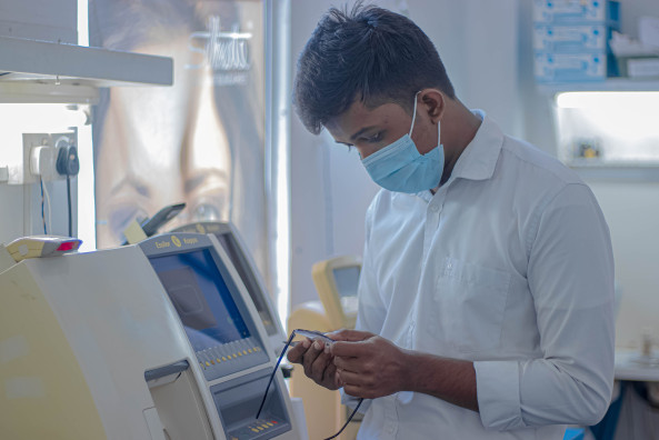 Lab Assistant job from AOMC Optical Products in Kottawa, Sri Lanka